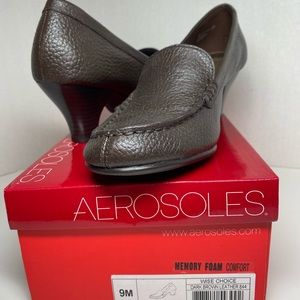 Aerosoles “Wise Choice” Dark Brown Leather heel. Size 9.